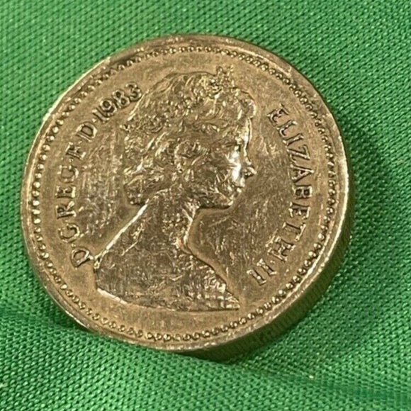 1983 UK One Pound - Kims Sharp British £1 Coin - Elizabeth II - Great Britain - Picture 3 of 6